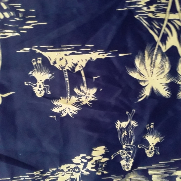 LAleela Purple and White Hawiian Scarf or wrap - Picture 3 of 6